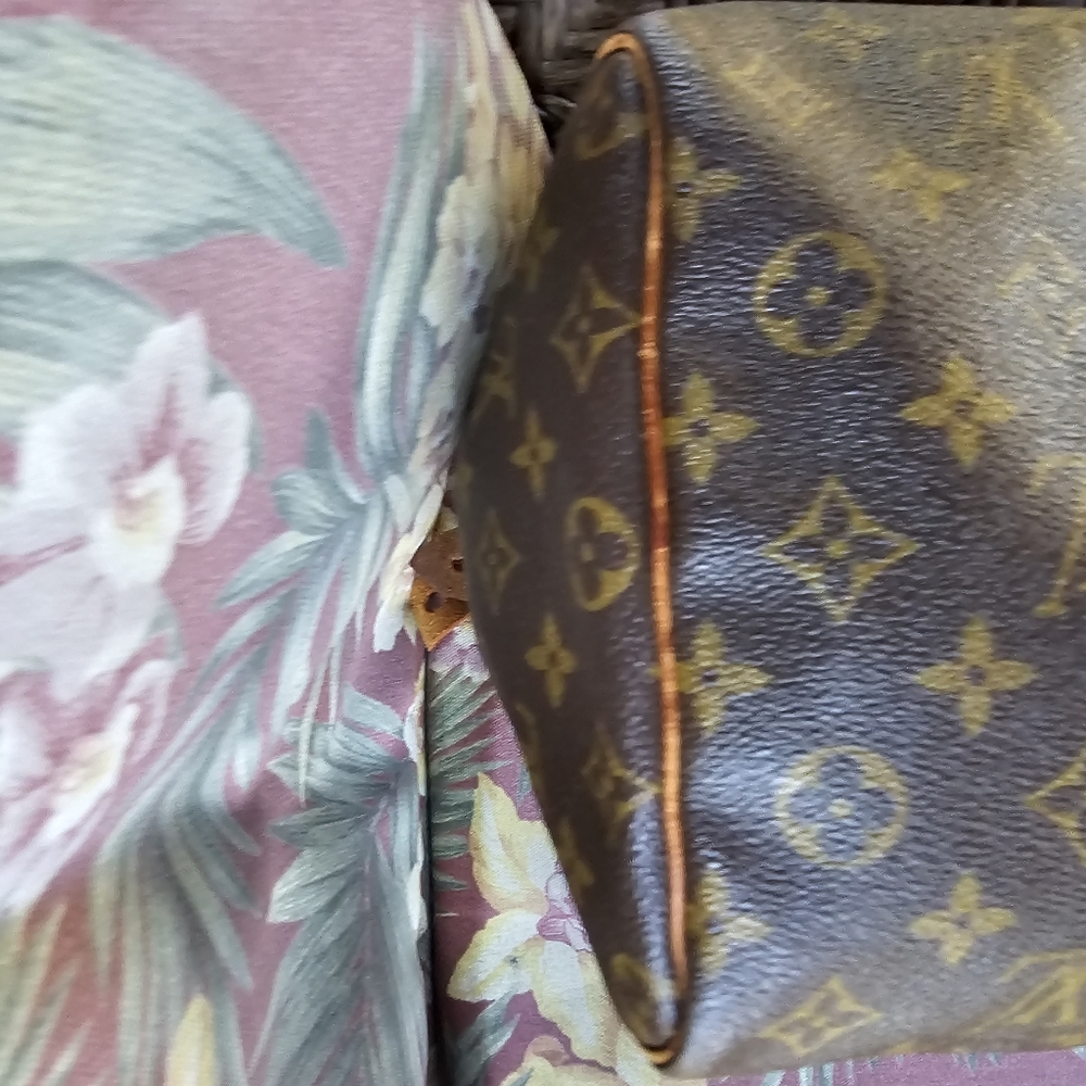 Lv bag - Picture 4 of 16